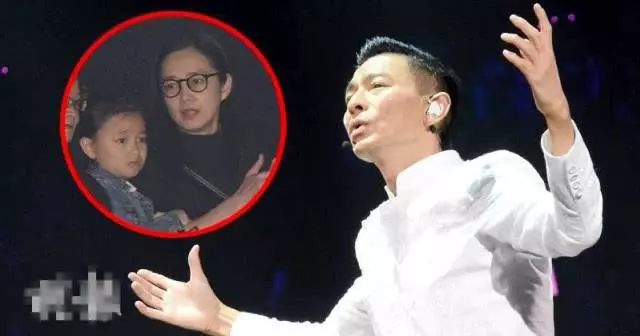 朱麗倩帶女兒再度現身劉德華演唱會,劉向蕙不停跟爸爸揮手萌爆了