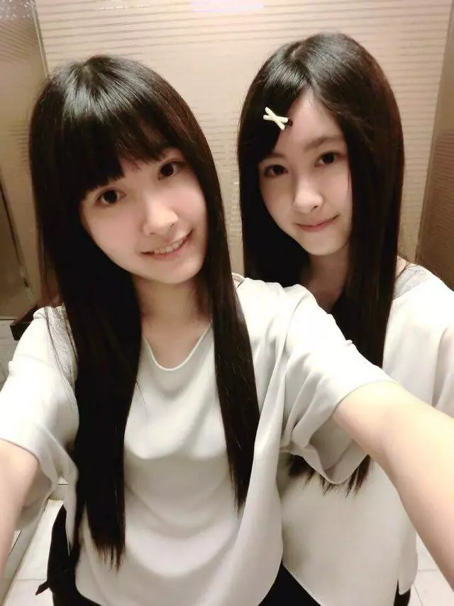台灣最美的雙胞胎姐妹:15年過去越長越美,現在的模樣讓人沉醉