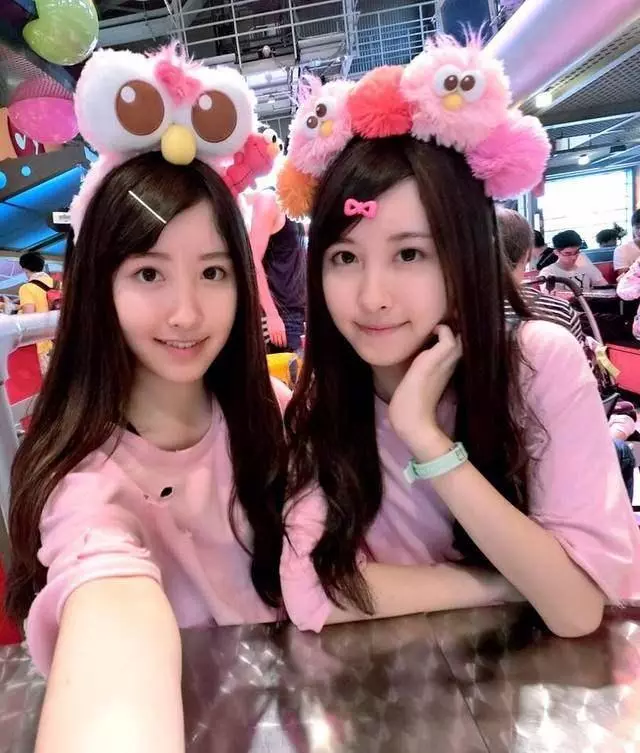 台灣最美的雙胞胎姐妹:15年過去越長越美,現在的模樣讓人沉醉