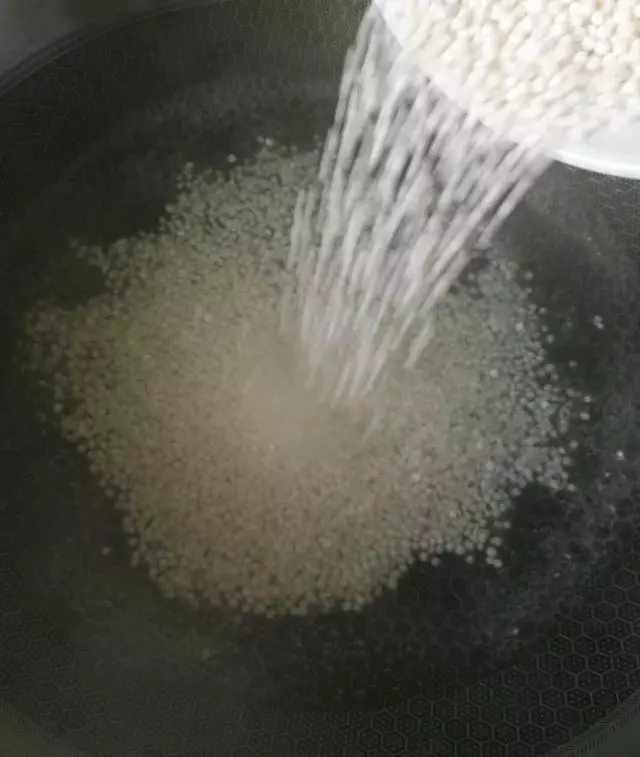 水果西米露,學會這一招,西米露不再煮糊了!