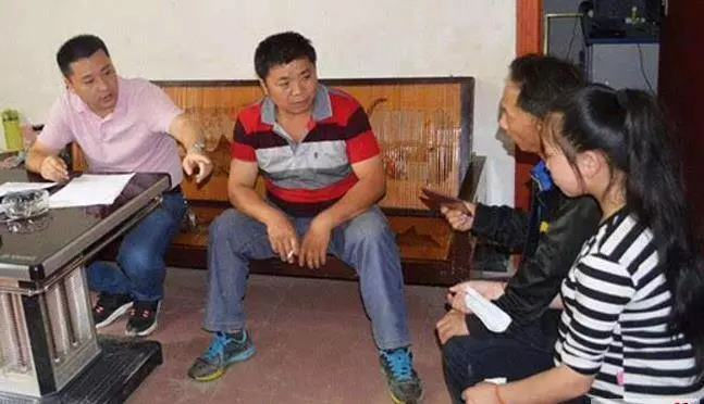 15歲女孩2年內與10男子發生關係,影片流出後被曝光!對於原因女孩一句話讓父母內疚不已! !