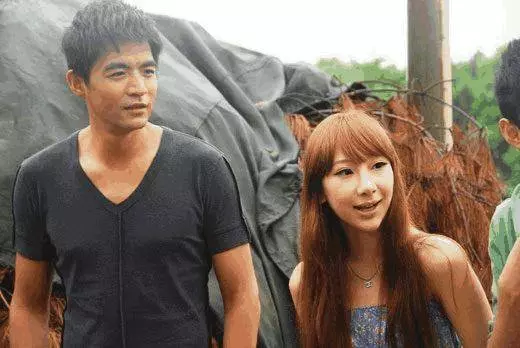 陳冠希前女友搭上富二代,如今相貌變成這樣完全認不出