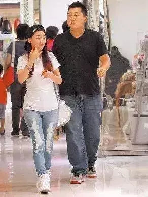 奪走天王初吻,插足閨蜜戀情,手撕陳喬恩,被稱為 演藝圈發電機