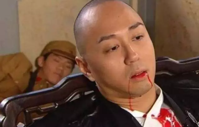 他是TVB御用變態狂,賺錢想娶佘詩曼,今內地專人伺候比肩一哥