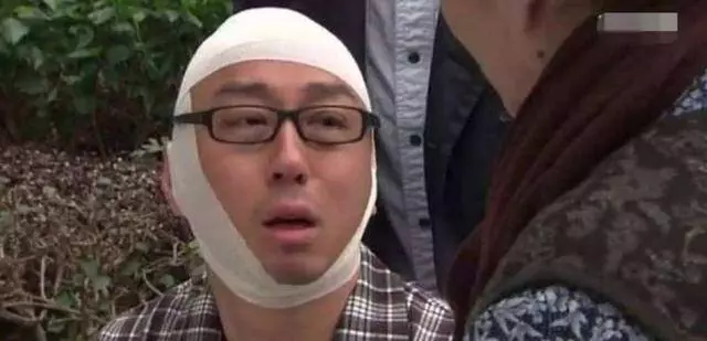 他是TVB御用變態狂,賺錢想娶佘詩曼,今內地專人伺候比肩一哥