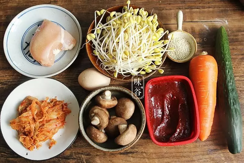韓式拌飯 ! 韓劇里出鏡率極高的美食,在家自己做,簡單易學,鮮辣過癮!