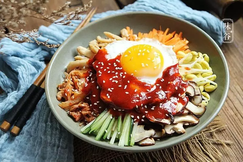 韓式拌飯 ! 韓劇里出鏡率極高的美食,在家自己做,簡單易學,鮮辣過癮!