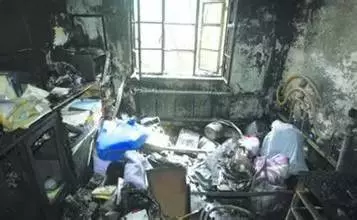 「老公水開了,幫我倒麵粉吧」,瞬間引發慘禍,家毀人亡!轉發一次,救人無數!
