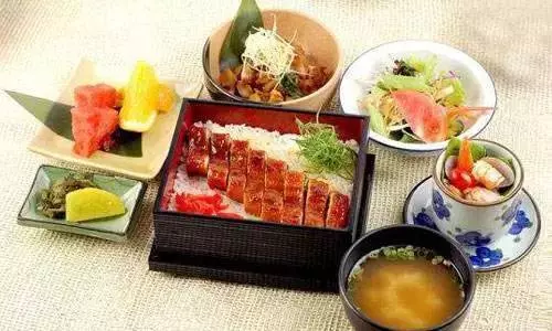 提醒!吃飯時的10個壞習慣,越早改變,腸胃越健康!