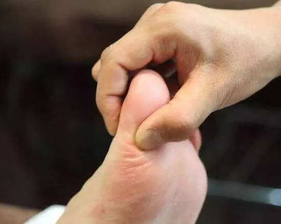 洗澡時多洗洗這裡,可降血壓、降血糖、治療肩周炎,消除便秘,為你增壽10年!!!!