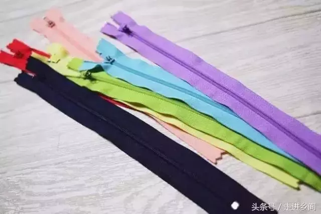 舊衣褲的「拉鏈」不要扔!她拆下來改成「獨一無二的...」鄰居們全卯起來模仿!