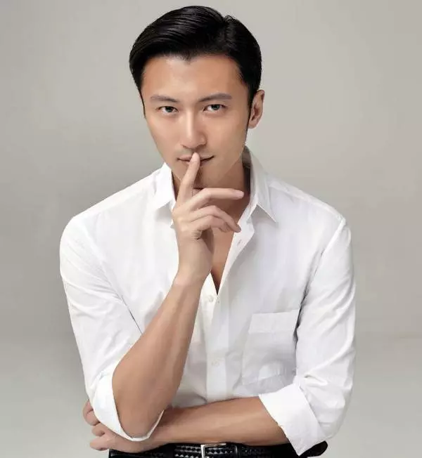 謝霆鋒母親到底有多美?看到他母親的年輕照,網友:怪不得兒子那麼帥