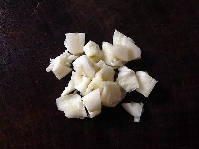 這菜很普通,鈣量卻是菠菜的3倍,這樣炒才不會變黃,脆嫩好吃