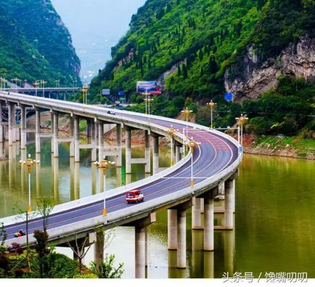 中國花4億建成水上公路,老外看了直呼:太厲害了!美如仙境!