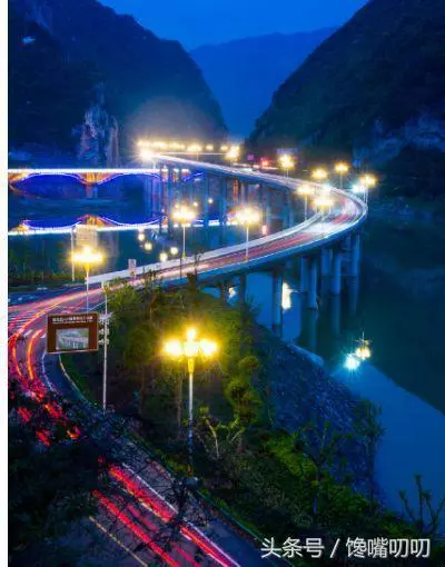 中國花4億建成水上公路,老外看了直呼:太厲害了!美如仙境!