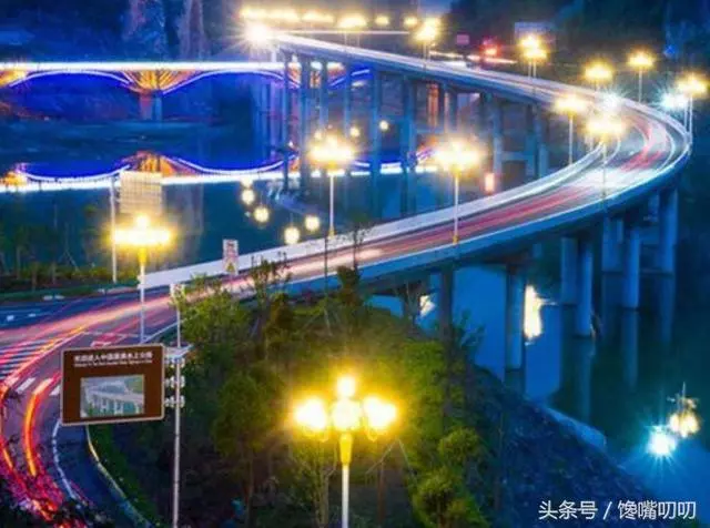 中國花4億建成水上公路,老外看了直呼:太厲害了!美如仙境!