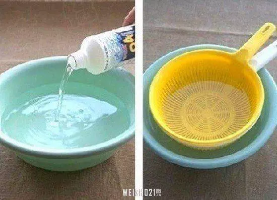 塑膠菜籃縫隙汙垢難清潔?清水中加【它】泡一泡,快速變乾凈