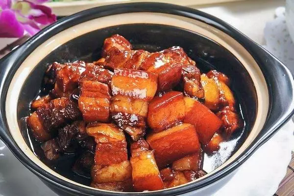 做紅燒肉,千萬不要直接下鍋,多這1步,不僅軟嫩還不油膩