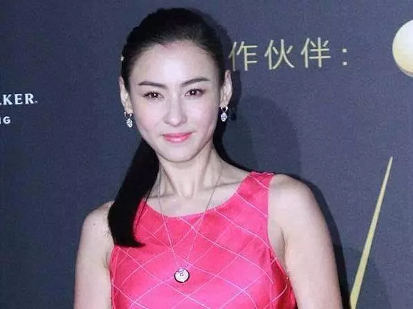 謝霆鋒每年給8000萬撫養費,張柏芝為何還拚命賺錢?大兒子上節目說漏嘴,網友大贊:母愛真偉大!