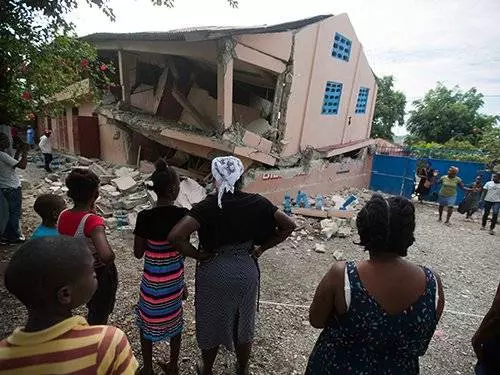 海地地震致14人死 |