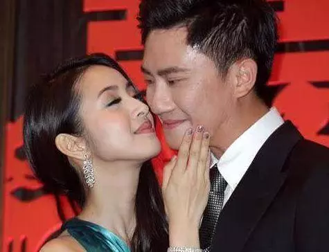 隱婚4年終有喜?林依晨近照身材走樣小肚凸起,秀美背不忘手遮肚
