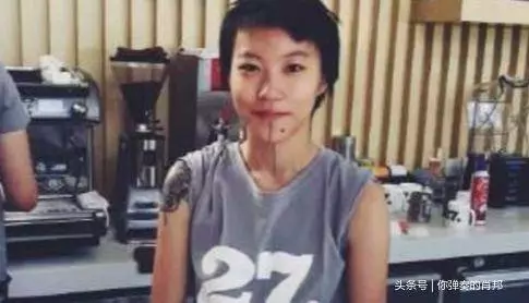 當初紋下巴為陪妹妹變醜,現在李嫣變美,洗掉紋身陪妹妹一起變美