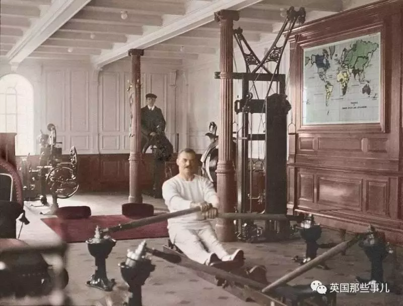 那些歷史課本上找不到的「罕見老照片」。古代超直接徵老婆方式、希特勒與她「惡魔的微笑」...