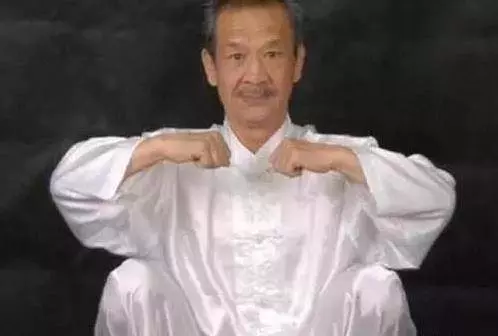 10個深蹲不如1個乞丐蹲!乞丐蹲:通經脈、提升腎氣、氣血足了!