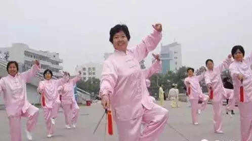 10個深蹲不如1個乞丐蹲!乞丐蹲:通經脈、提升腎氣、氣血足了!