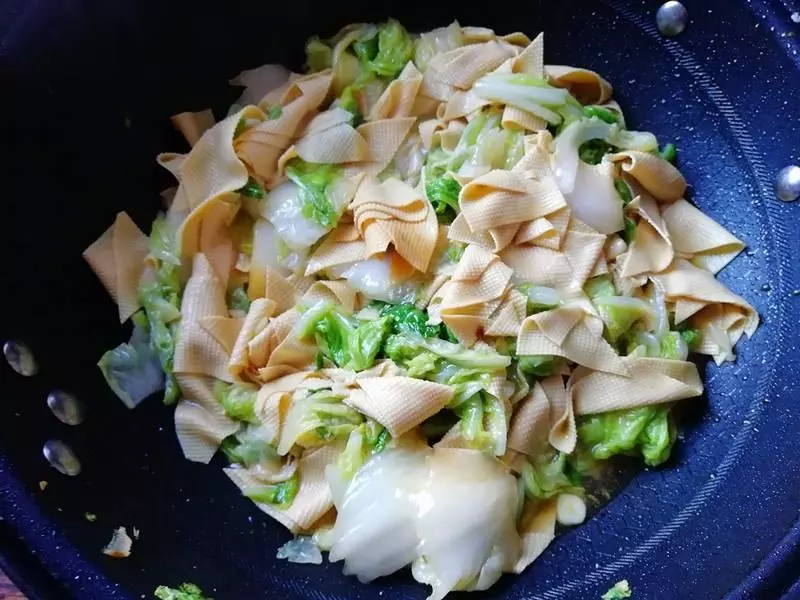 秋季乾燥要給家人多吃這個菜,物美價廉,教你這樣做,好吃不上火