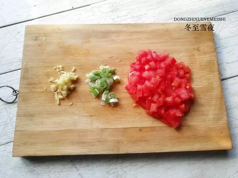 聰明老婆用剩餃子皮做出美味東北疙瘩湯,兒子吃了兩碗說沒吃夠!