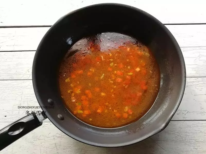 聰明老婆用剩餃子皮做出美味東北疙瘩湯,兒子吃了兩碗說沒吃夠!
