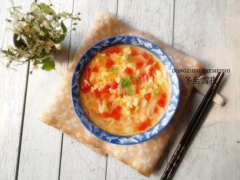 聰明老婆用剩餃子皮做出美味東北疙瘩湯,兒子吃了兩碗說沒吃夠!