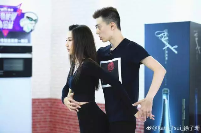 39歲徐子珊素顏出現在超市,前TVB花旦有變樣,但被贊很年輕