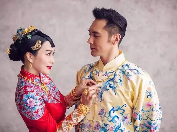 娛樂圈中4對令人羨慕的姐弟戀夫妻,網友:怎麼老公都姓張!