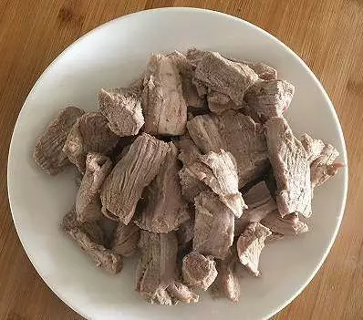 想吃肉鬆不要再出去買了,一斤肉,煮一煮,炒一炒,在家輕鬆做出,好吃無任何添加劑!