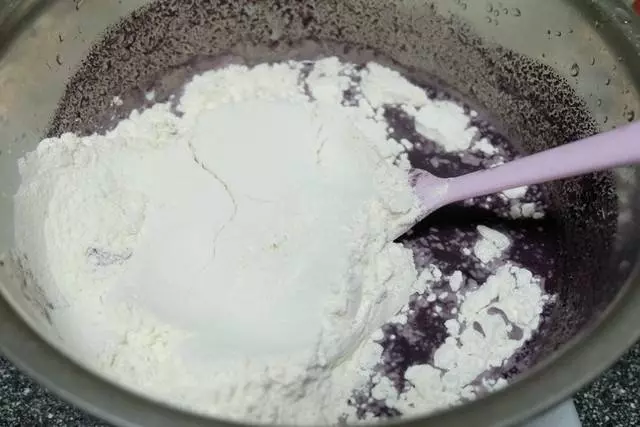黑米只會煮粥? 來看看這個做法吧! 變身麵食更可口, 全家都愛吃!