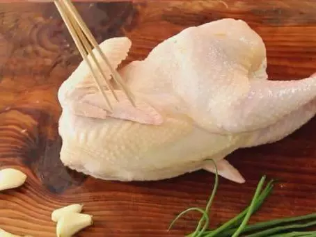 教你用電飯煲煮雞,不放一滴水,一滴油,出鍋後還沒拿筷子就被搶光了