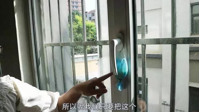 花露水滴一滴在大蒜上,原來這麼厲害,太實用了,現在知道還不晚