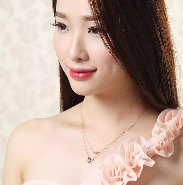 女人再「窮」也要戴一個【金戒指】,裡面大有講究,一分鐘帶你瞭解其中奧秘!
