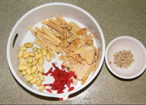 老公多夜尿,而且還一直失眠,老中醫推薦我「這道湯」,老公喝了幾次之後,夜尿減少了,睡眠品質也好了很多哦!