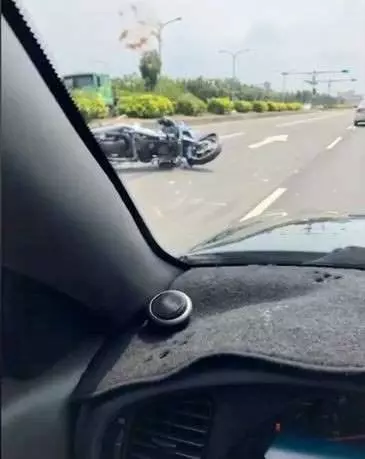 遭「死亡之速」追撞!重機騎士噴飛亡