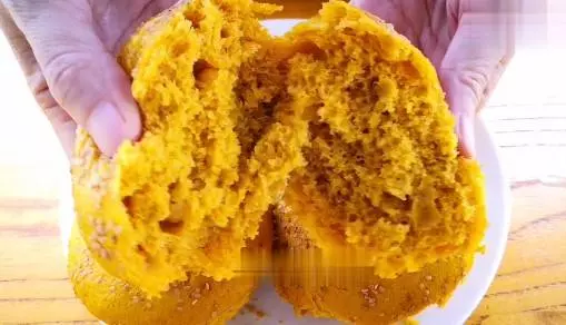 吃南瓜季節到了,教你做南瓜發糕,香甜鬆軟,比饅頭好吃多了,大人小孩都愛吃