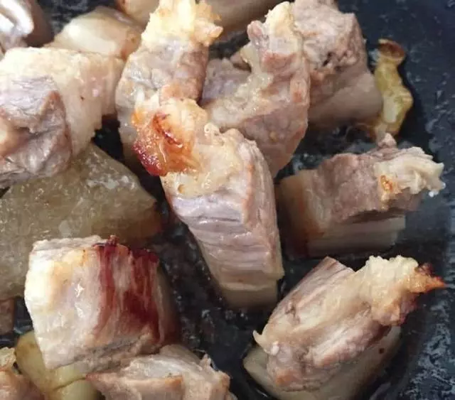 做紅燒肉不可直接加水!等於毀了一鍋肉