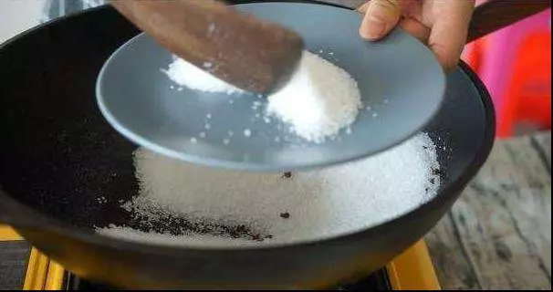 鹽焗蝦的做法,做完鹽不浪費,簡單易學,肉質鮮嫩,宴客必備