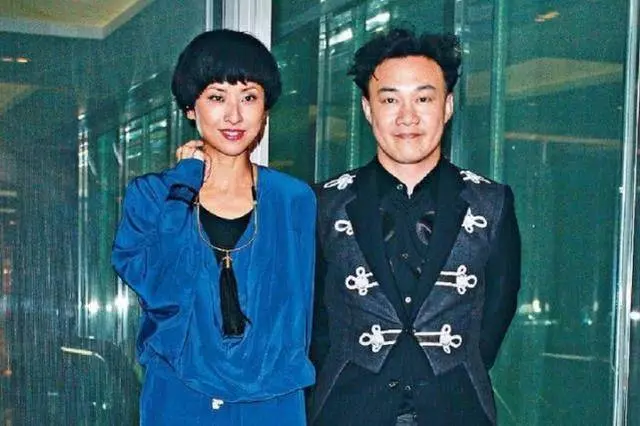 陳奕迅陪老婆出海玩快艇,徐濠縈曬iPad平板胸和健康黑膚色!