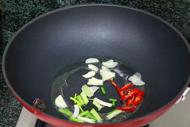 它是蔬菜中的抗癌之王,冬季將它曬成干,四季能嘗鮮,好吃又百搭!