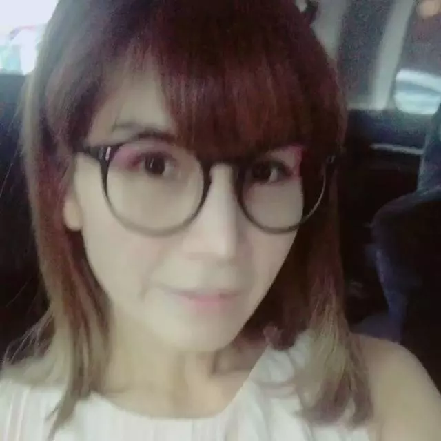 著名馬來女商社交網站貼出泳裝照引非議~ -