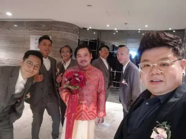 恭喜!53歲TVB男綠葉昨日結婚,宴開28席請親朋好友來見證!