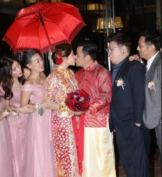 恭喜!53歲TVB男綠葉昨日結婚,宴開28席請親朋好友來見證!
